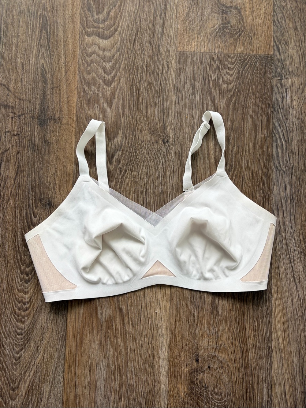 Honeylove CrossOver Bra L 38B 38C Wireless Support Nude Beige Shapewear Bra